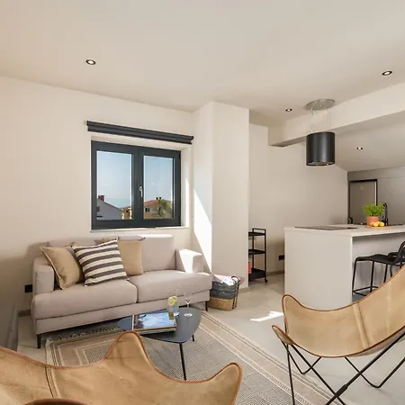 Frankola With Pool Apartment