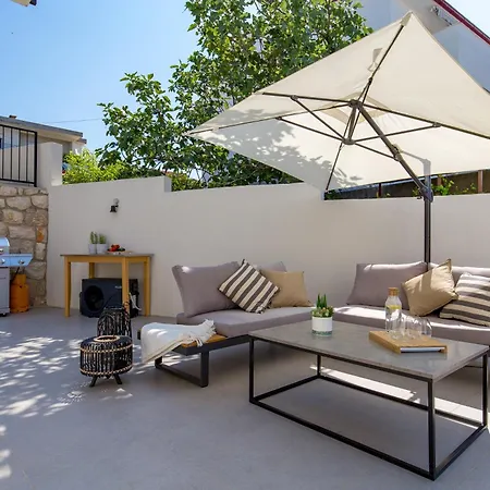 Frankola With Pool Apartment