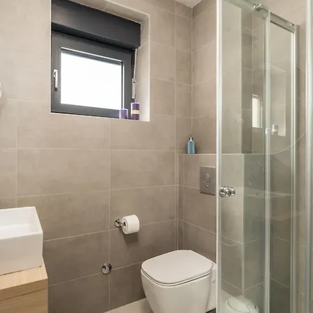 Apartament Frankola With Pool