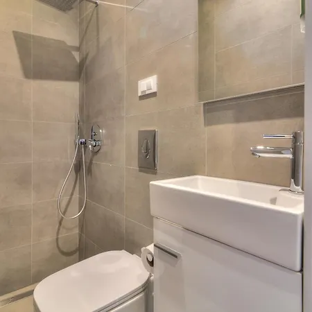 Apartament Frankola With Pool