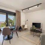 Frankola With Pool Apartament
