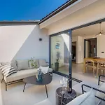 Frankola With Pool Apartament