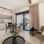 Frankola With Pool Apartament *