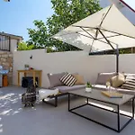 Frankola With Pool Apartament
