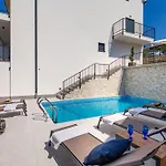 Frankola With Pool