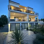 Apartament Frankola With Pool *