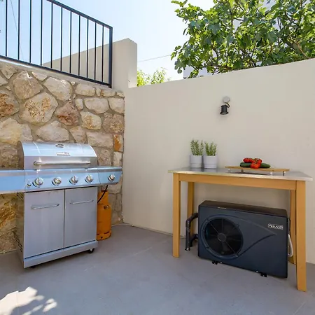 Frankola With Pool Apartamento