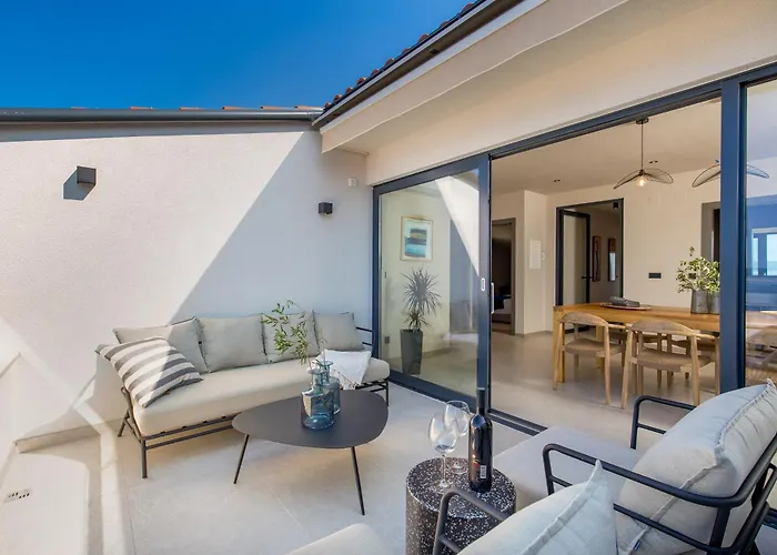 Frankola With Pool Appartement