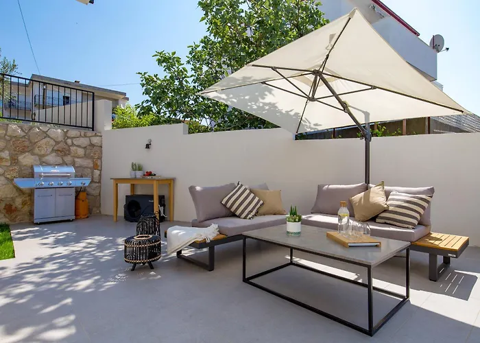 Frankola With Pool Appartement