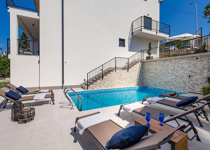 Frankola With Pool